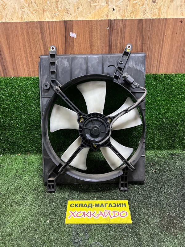 Вентилятор радиатора двигателя Honda Stepwgn RF3 K20A 04.2001 левый (б/у)