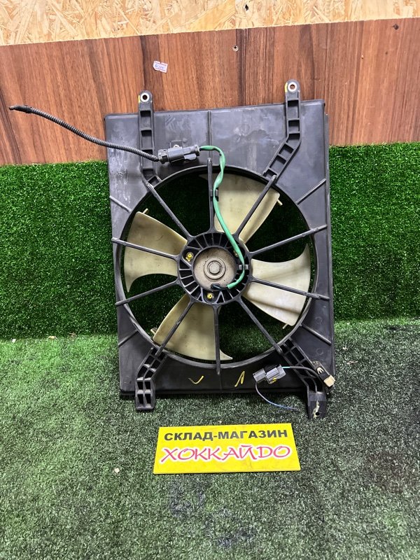 Вентилятор радиатора двигателя Honda Stepwgn RF3 K20A 04.2001 правый (б/у)