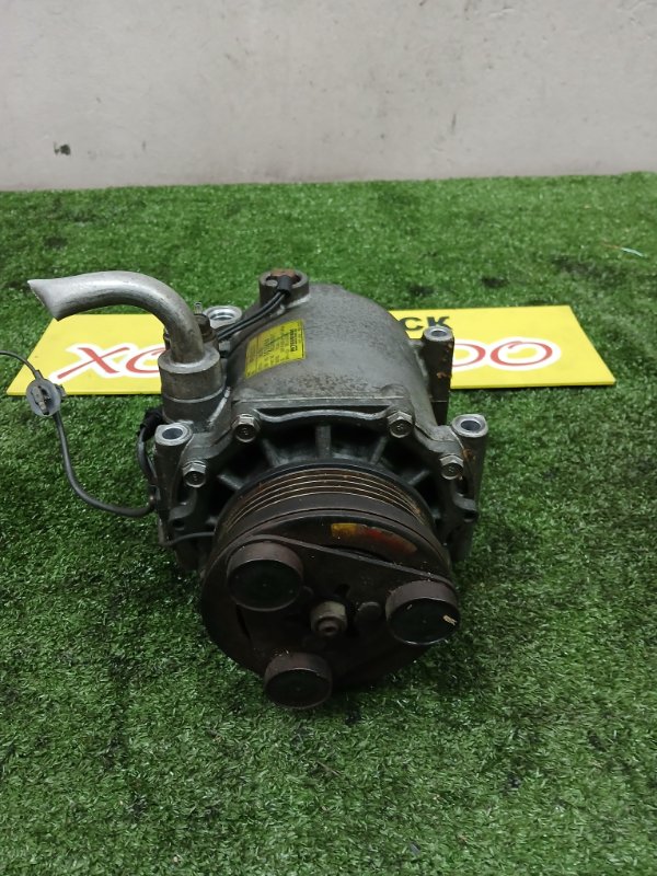 Компрессор кондиционера Mitsubishi Mirage Dingo CQ2A 4G15 02.2001 (б/у)