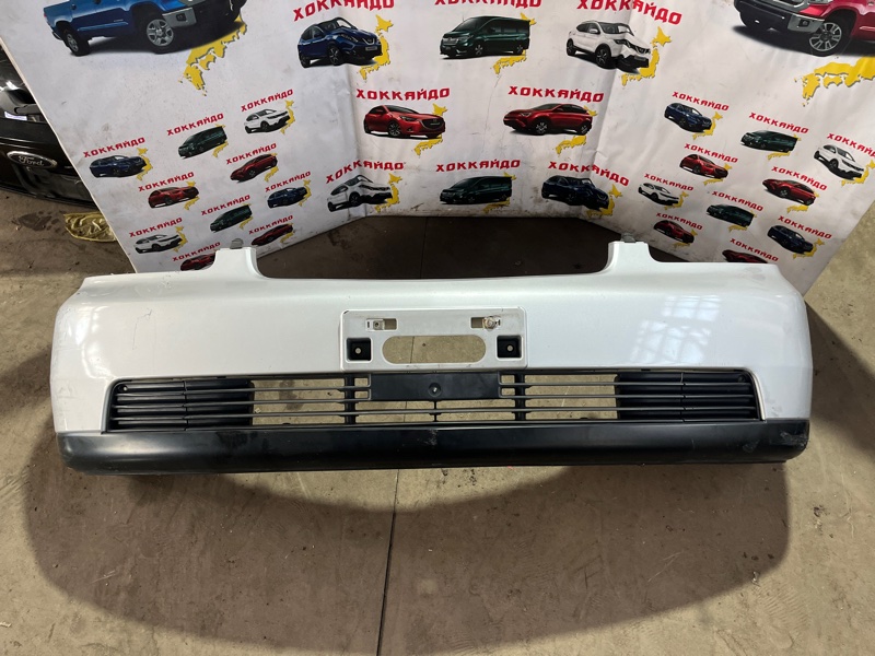 Бампер Mitsubishi Dion CR9W 4G63 01.2000 передний (б/у)