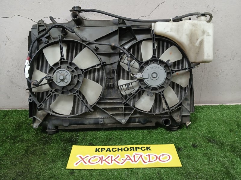 Радиатор двигателя Toyota Voxy ZRR70W 3ZR-FE 06.2007 (б/у)