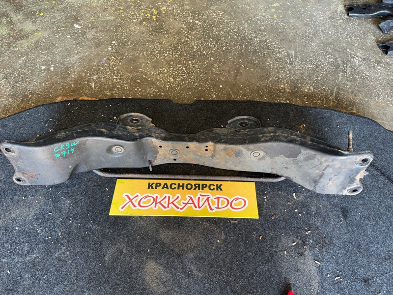 Балка поперечная Mitsubishi Dion CR9W 4G63 01.2000 задняя (б/у)