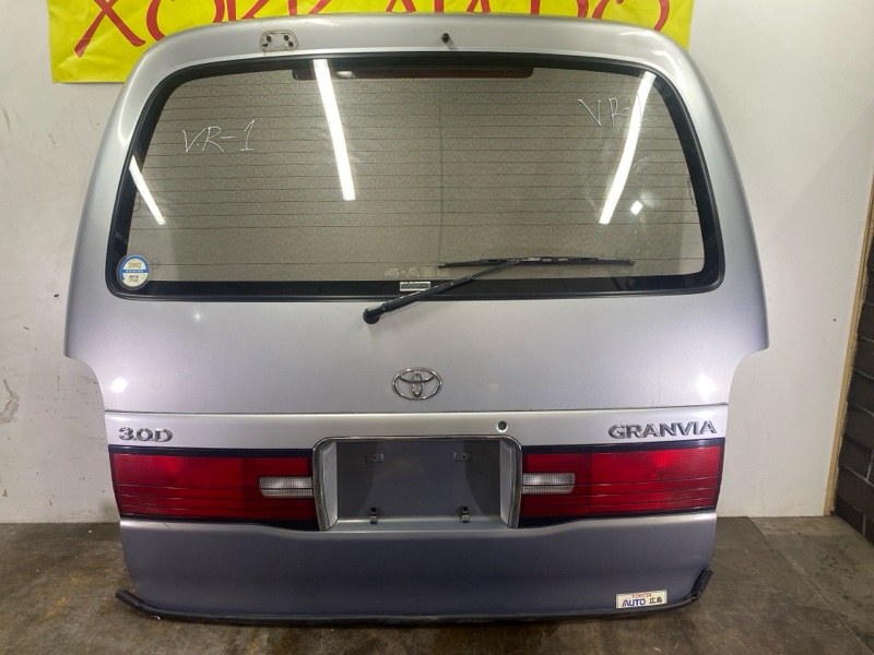 Дверь задняя багажника Toyota Granvia KCH10 1KZ-TE 08.1995 (б/у)