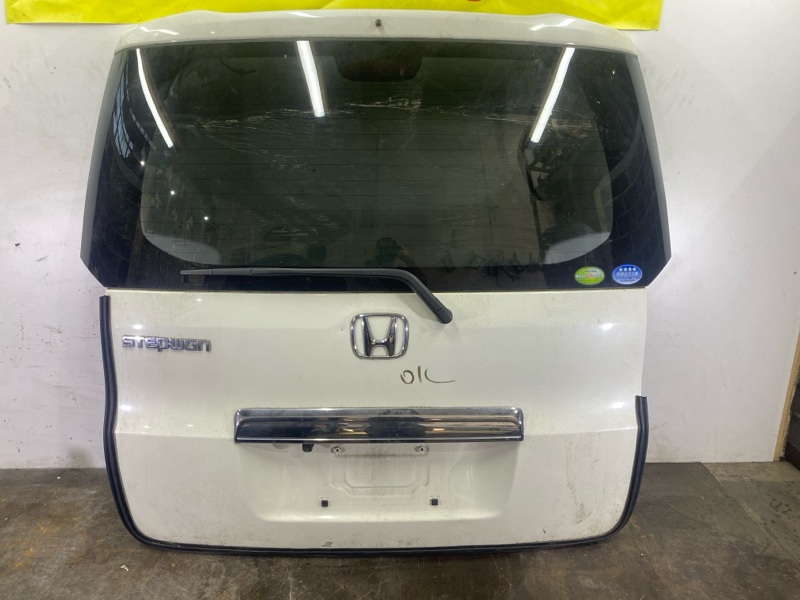 Дверь задняя багажника Honda Stepwgn RK1 R20A 10.2009 задняя (б/у)