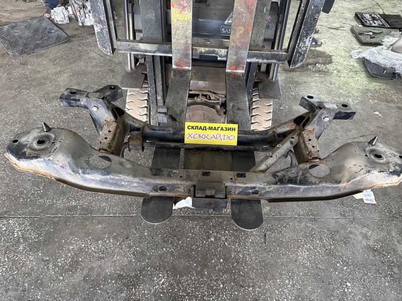 Балка поперечная Mazda Axela BKEP LF-VE 06.2006 задняя (б/у)