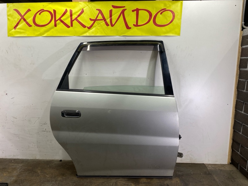 Дверь боковая Toyota Nadia SXN10 3S-FE 08.1998 задняя правая (б/у)
