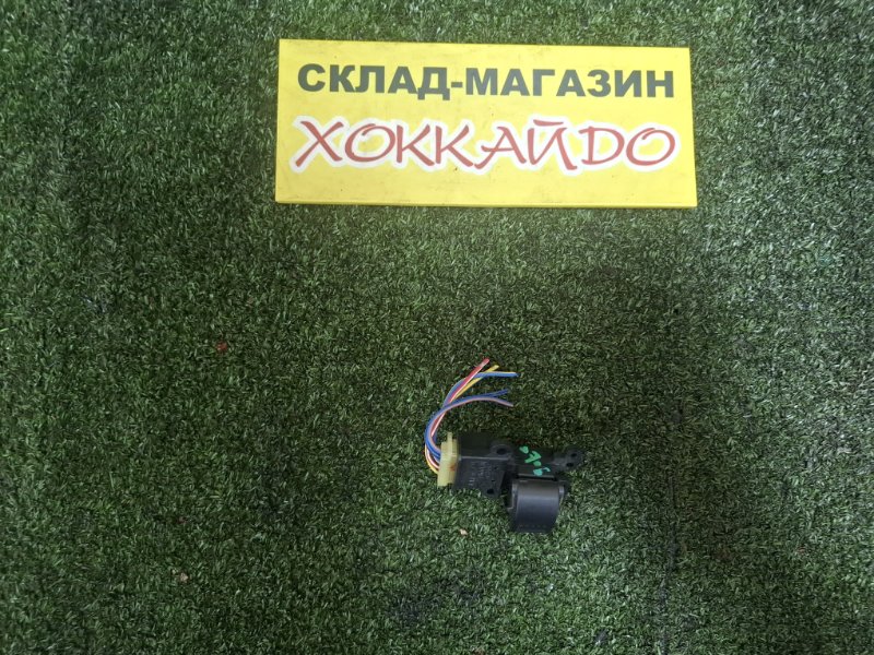 Кнопка стеклоподъемника Honda CR-V RD7 K24A 09.2004 задняя правая (б/у)