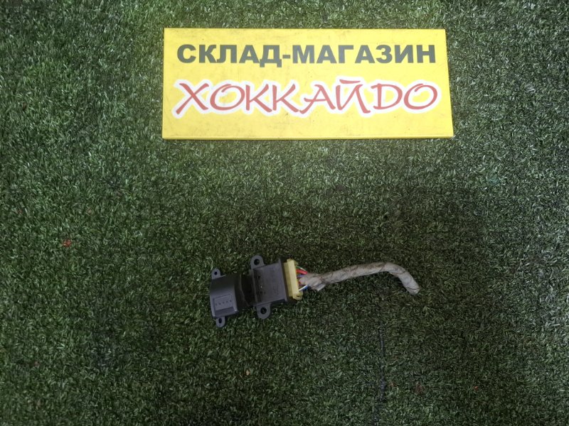 Кнопка стеклоподъемника Honda CR-V RD7 K24A 09.2004 передняя левая (б/у)