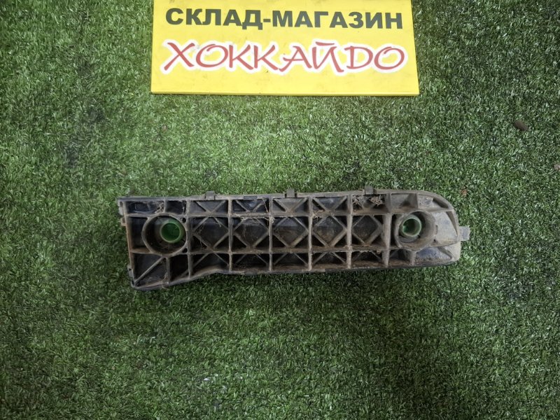Клипса бампера Toyota Succeed NCP55V 1NZ-FE 07.2002 задняя правая (б/у)