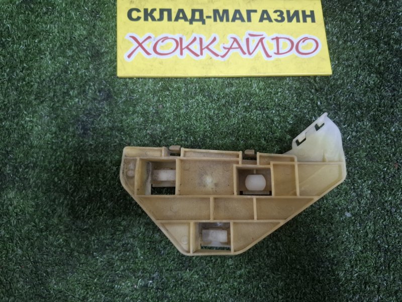 Клипса бампера Honda CR-V RD7 K24A 09.2004 передняя левая (б/у)