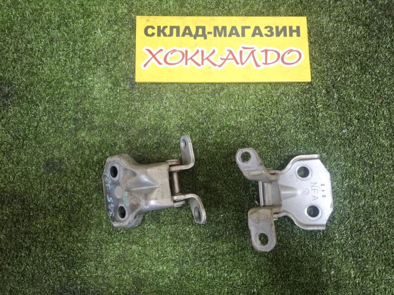 Петля двери Subaru Forester SG5 EJ205 02.2002 передняя левая (б/у)