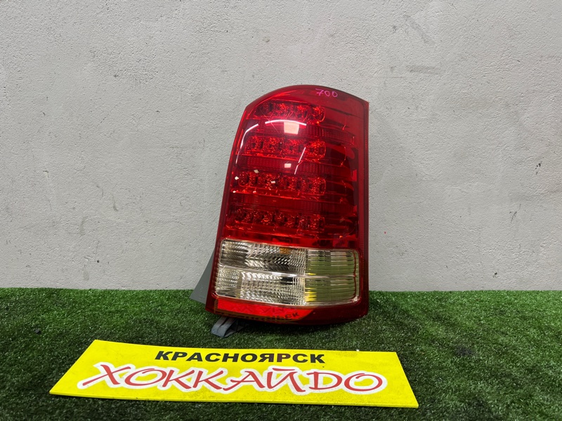 Фонарь стоп-сигнала Toyota Wish ZNE10G 1ZZ-FE 09.2005 правый (б/у)