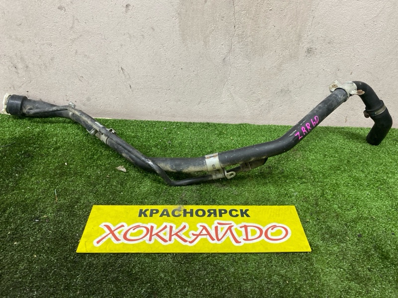Горловина топливного бака Toyota Noah AZR60G 1AZ-FSE 08.2004 (б/у)