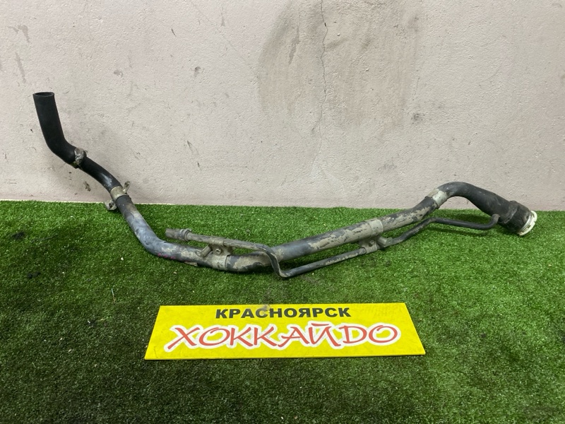 Горловина топливного бака Toyota Noah AZR60G 1AZ-FSE 08.2004 (б/у)
