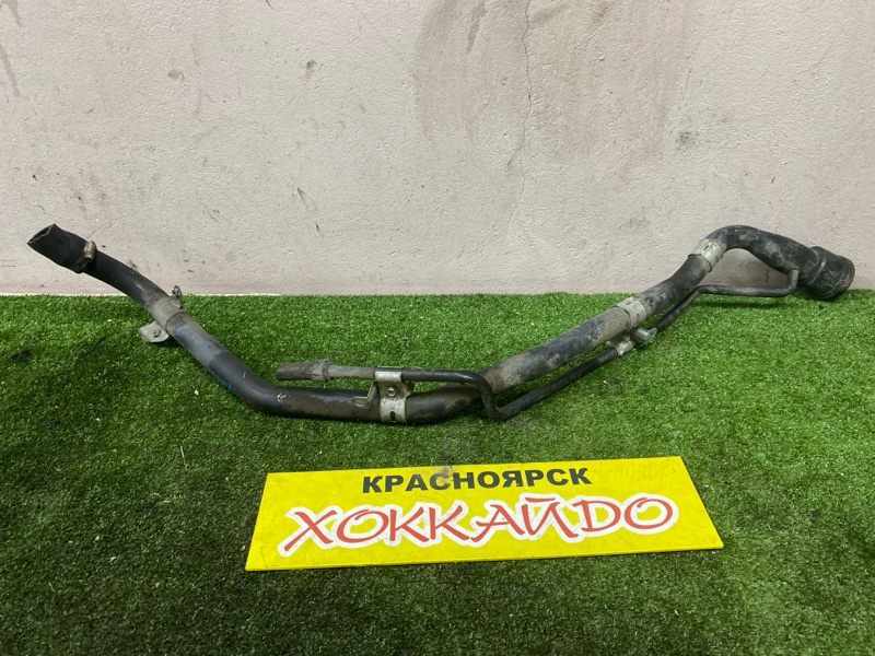 Горловина топливного бака Toyota Voxy AZR60G 1AZ-FSE 08.2004 (б/у)