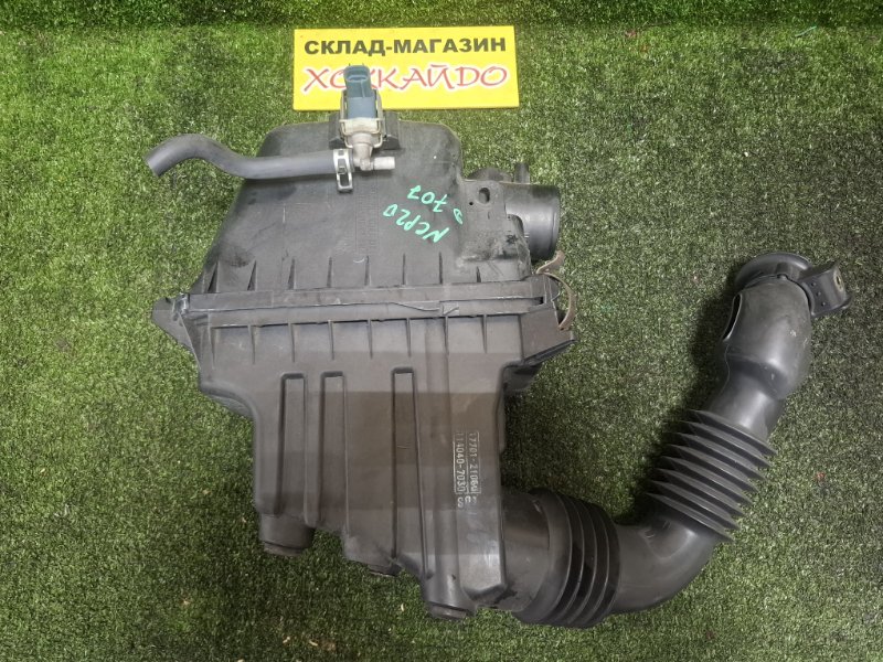 Корпус воздушного фильтра Toyota Funcargo NCP20 2NZ-FE 08.1999 (б/у)