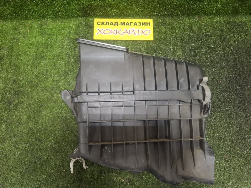 Корпус воздушного фильтра Toyota Ipsum SXM10G 3S-FE 04.1998 (б/у)