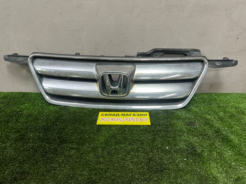 Решетка радиатора Honda CR-V RD7 K24A 09.2004 (б/у)