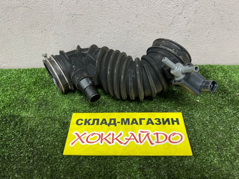 Патрубок воздушного фильтра Toyota Allion ZZT240 1ZZ-FE 12.2004 (б/у)