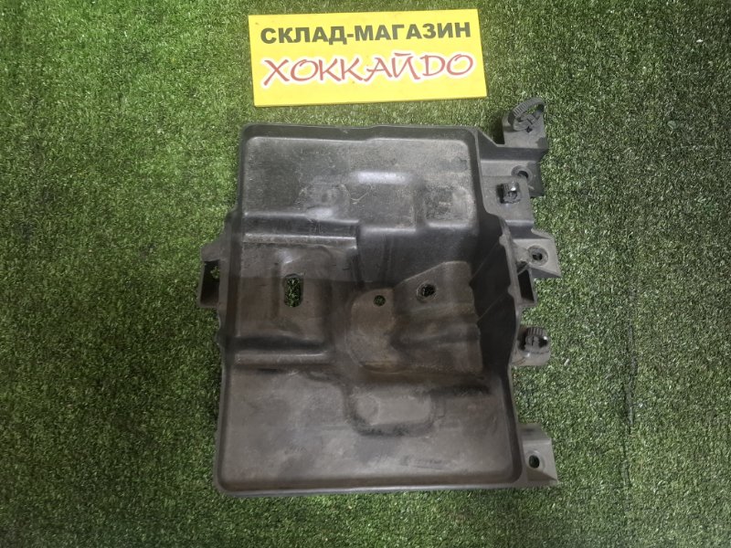 Полка под аккумулятор Mitsubishi Dion CR9W 4G63 01.2000 (б/у)