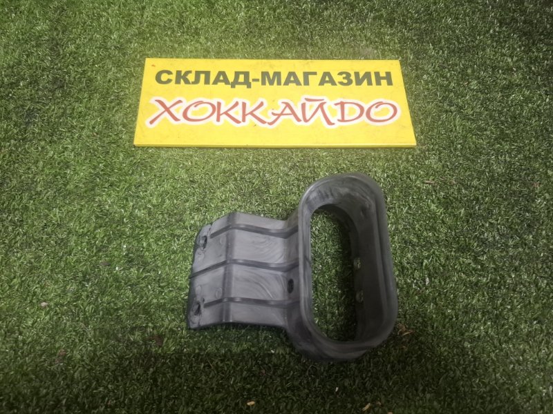Воздухозаборник Mitsubishi Dion CR9W 4G63 01.2000 (б/у)