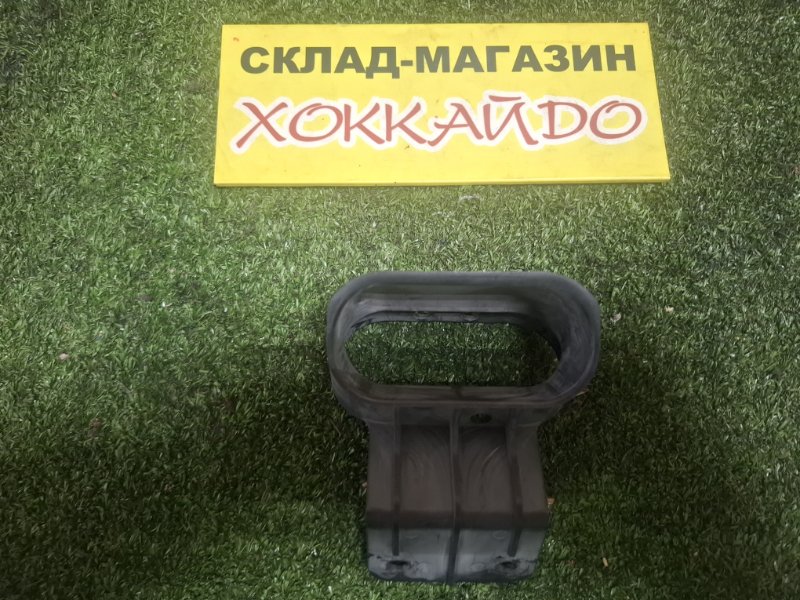 Воздухозаборник Mitsubishi Dion CR9W 4G63 01.2000 (б/у)
