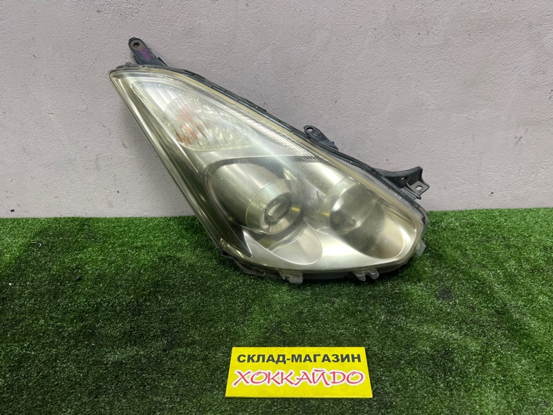 Фара Toyota Wish ZNE10G 1ZZ-FE 09.2005 правая (б/у)