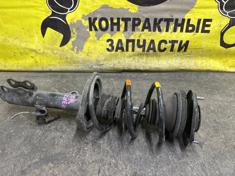 Стойка подвески Toyota Wish ZNE10G 1ZZ-FE 01.2003 передняя правая (б/у)
