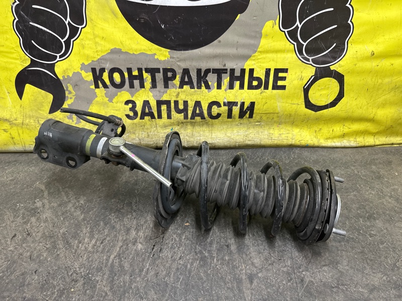 Стойка подвески Toyota Voxy ZRR80G 3ZR-FAE 01.2014 передняя правая (б/у)