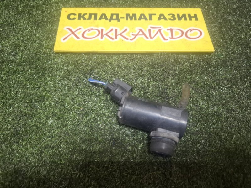 Мотор омывателя Toyota Ipsum ACM26W 2AZ-FE 05.2001 задний (б/у)