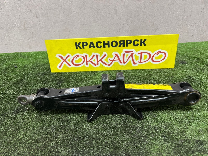 Домкрат Toyota Isis ZNM10W 1ZZ-FE 09.2004 (б/у)