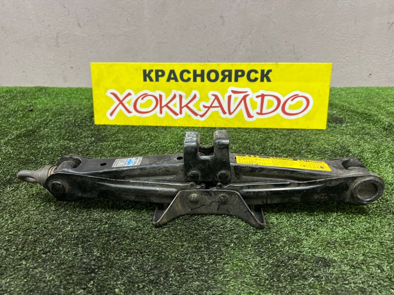 Домкрат Toyota Isis ZNM10W 1ZZ-FE 09.2004 (б/у)