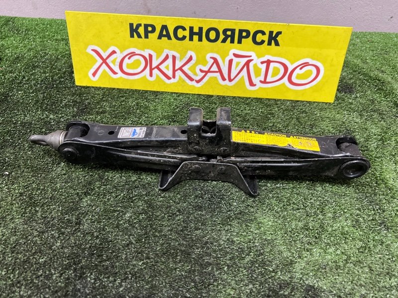 Домкрат Toyota Isis ZNM10W 1ZZ-FE 09.2004 (б/у)