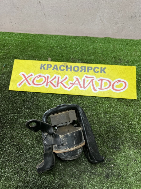 Подушка двигателя Toyota Isis ZNM10W 1ZZ-FE 09.2004 правая (б/у)