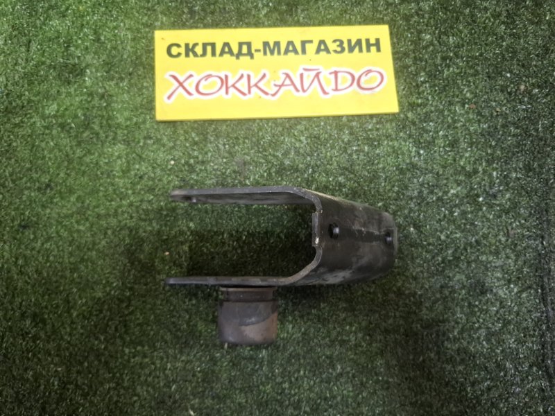 Кронштейн двигателя Toyota Ipsum SXM10G 3S-FE 04.1998 передний (б/у)