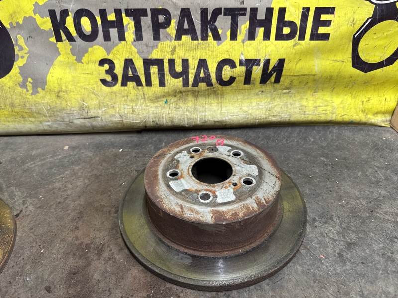 Диск тормозной Toyota Ipsum ACM26W 2AZ-FE 05.2001 задний (б/у)