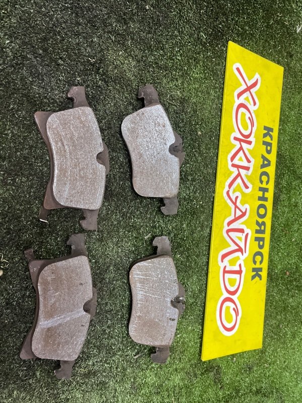 Колодки тормозные Subaru Traviq XM220 Z22SE 08.2001 передние (б/у)