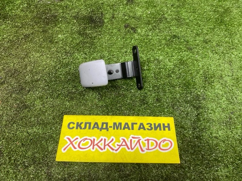 Ручка в салоне Toyota Granvia KCH10 1KZ-TE 08.1995 (б/у)