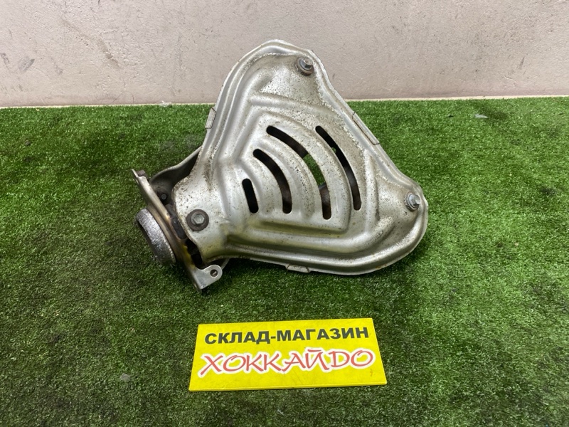 Коллектор выпускной Toyota Voxy ZRR80G 3ZR-FAE 01.2014 (б/у)