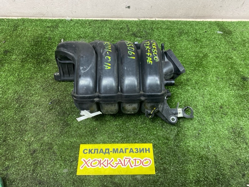 Коллектор впускной Toyota Voxy ZRR80G 3ZR-FAE 01.2014 (б/у)