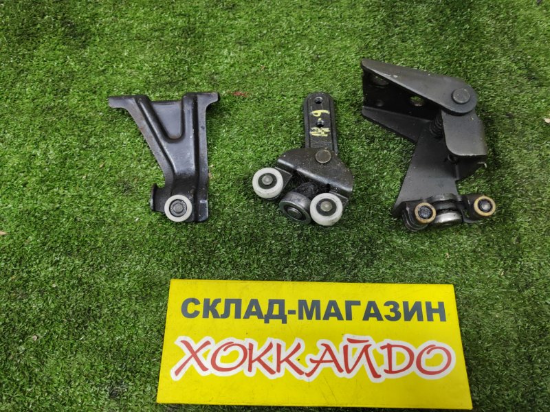 Ролик двери Honda Stepwgn RF3 K20A 06.2003 задний левый (б/у)