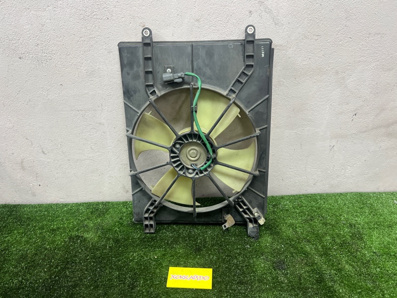 Вентилятор радиатора двигателя Honda Stepwgn RF3 K20A 05.2001 правый (б/у)