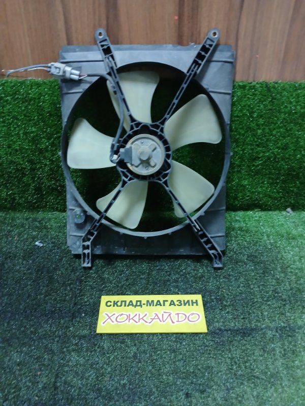 Вентилятор радиатора двигателя Toyota Gaia ACM10G 1AZ-FSE 04.2001 левый (б/у)