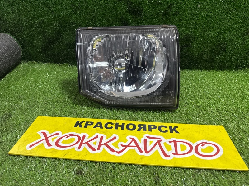 Фара Mitsubishi Pajero V45W 6G72 01.1991 передняя правая (б/у) Фара Mitsubishi Pajero V45W 6G72 01.1991 передняя правая (б/у)