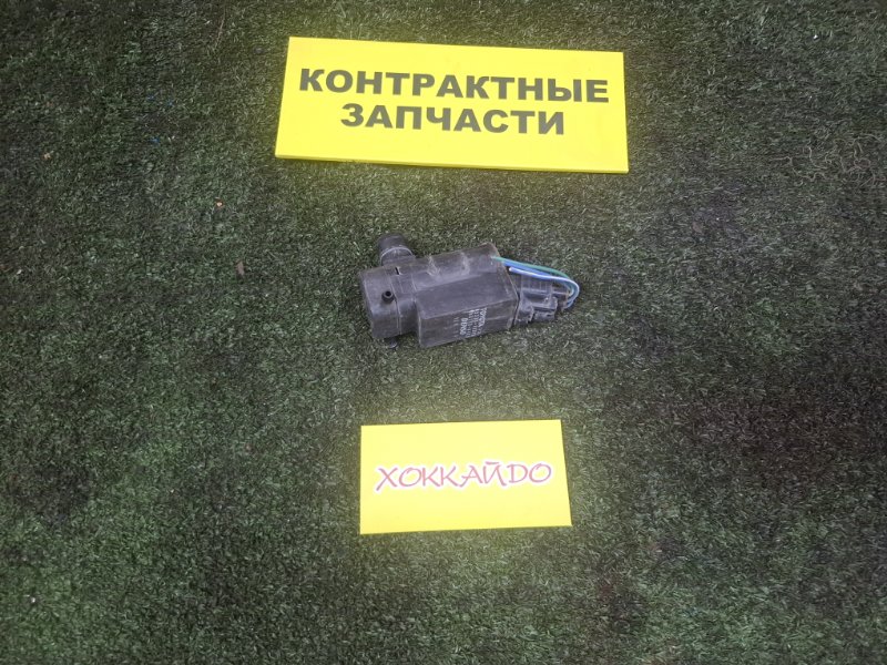 Мотор омывателя Toyota Ist NCP60 2NZ-FE 05.2002 передний (б/у)