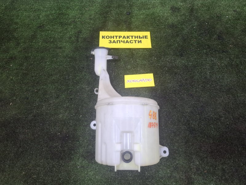 Бачок омывателя Toyota Vitz SCP10 1SZ-FE 01.1999 (б/у)