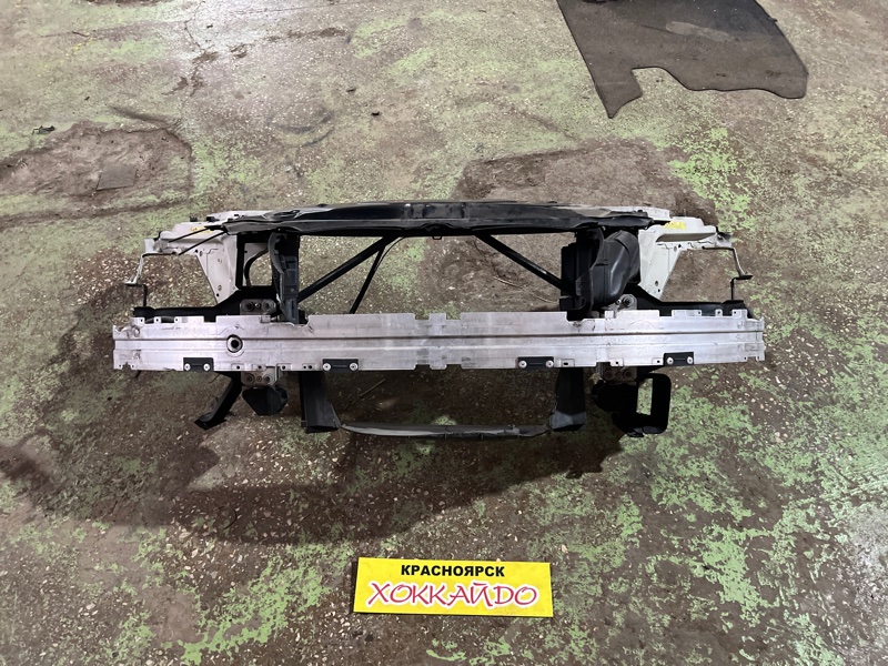 Рамка радиатора BMW 5-Series E60 N62B48B 09.2003 (б/у)