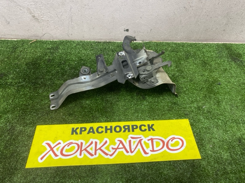 Замок капота Mitsubishi Pajero V45W 6G74 05.1997 (б/у) Замок капота Mitsubishi Pajero V45W 6G74 05.1997 (б/у)