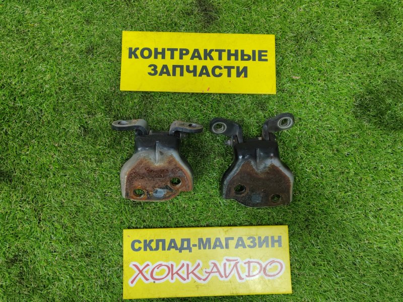 Петля двери Honda Stepwgn RF1 B20B 05.1996 передняя правая (б/у)