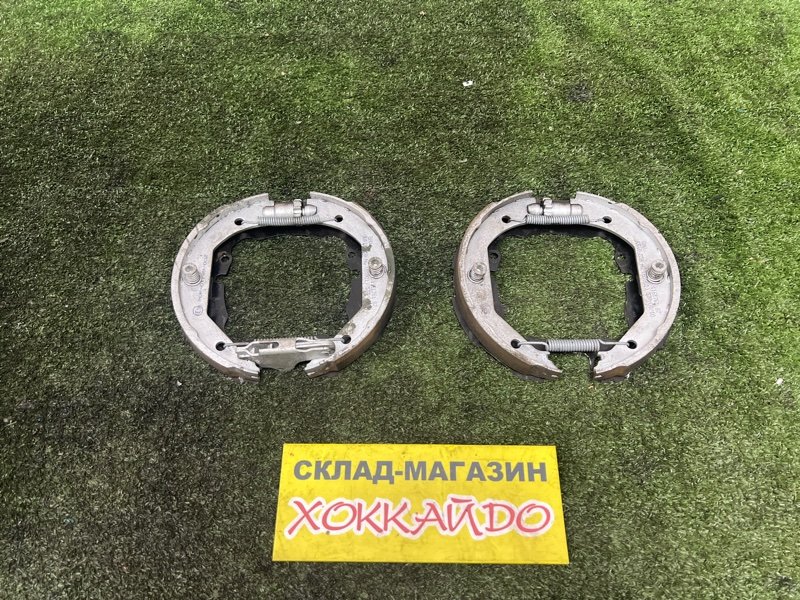 Колодки тормозные BMW X1 E84 N46B20BD 04.2010 задние (б/у)